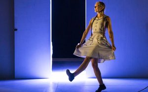 NYDC alumnus Evie Heart in Jasmin Vardimon’s ALiCE NYDC alumnus Evie Heart in Jasmin Vardimon’s ALiCE
